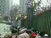 注意！近日襄阳各大幼儿园外徘徊着一群“鬼鬼祟祟”的人...