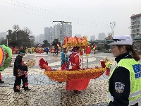 【元宵节】民俗展演乐 民警安保忙