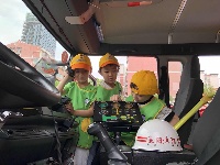 襄阳消防蜀黍带娃娃过不一样的“六一”