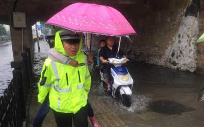 暴雨中，谁是襄阳最可爱的人？