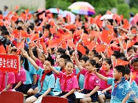 保康县举办“勿忘历史硝烟 强我中华少年”禁毒进校园大型活动