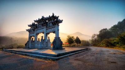 原来可与“中国第一古刹”媲美襄阳鹿门山，距今1900多年历史