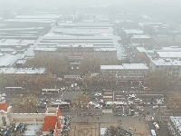 襄阳市区冬天的第一场雪