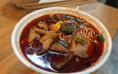 来襄必点菜 特色小吃——襄阳牛肉面