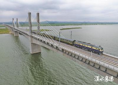 襄阳：市场主体“轻装上阵”，百姓日子“热气腾腾”