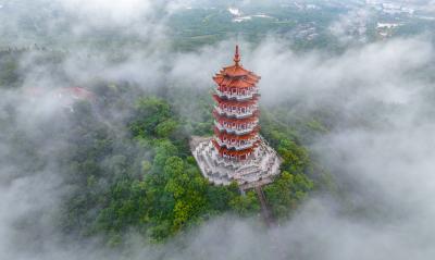 湖北襄阳：秋日古隆中 云瀑波澜如画