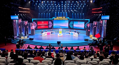 襄阳新闻：【新闻特写】展律辩风采 绘法治新篇