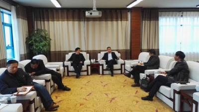县政府领导李国忠率队到北京考察项目