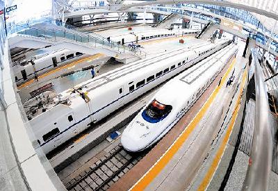 新常态里看变化：“四纵四横”高铁骨架基本建成