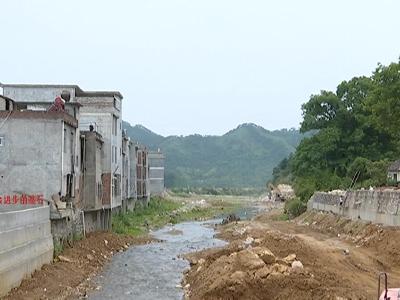 张塝镇组织党员干部参观感受灾后重建新变化