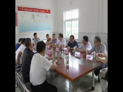 县领导调研火车站和人民广场综合推进工作