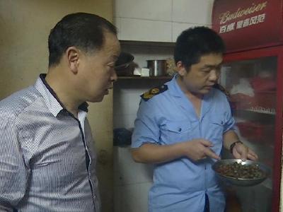 县食药监局开展城区夜市专项整治行动