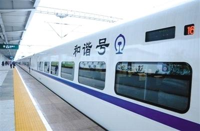 武汉铁路国庆黄金周首日送客86万人次 场面堪比春运