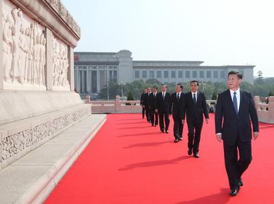 习近平等党和国家领导人出席烈士纪念日向人民英雄敬献花篮仪式