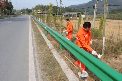 蕲春县农村公路局掀起冬季养护高潮