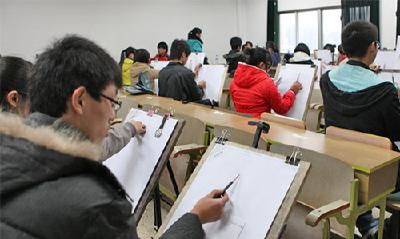 黄冈1689名考生参加美术统考 考点设在黄州中学