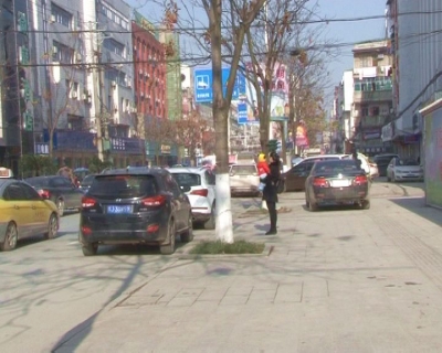 拒绝乱停车 共建文明城