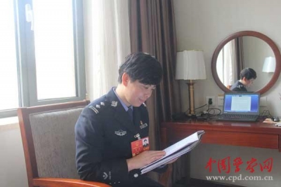 全国人大代表杨蓉：掌上警务 心连群众