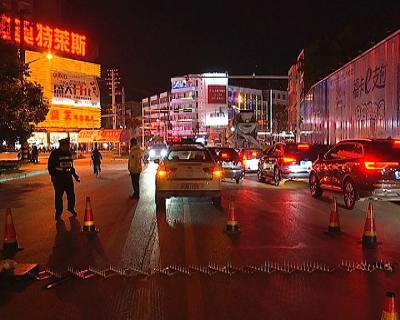 县交警大队开展道路交通安全“春季攻势”整治行动