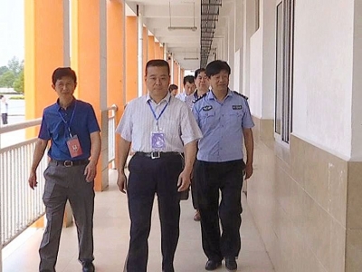 高考第一天 詹才红巡视考务工作
