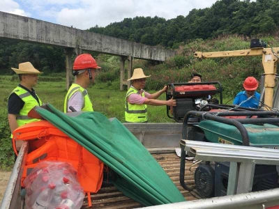 县移动公司在黄厂水库举行防汛抢险应急演练