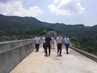 县副总河湖库长赴红石桥水库巡查抗旱工作