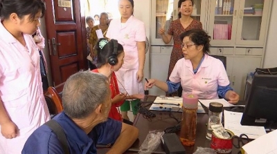 县残联千方百计强化残疾人康复服务