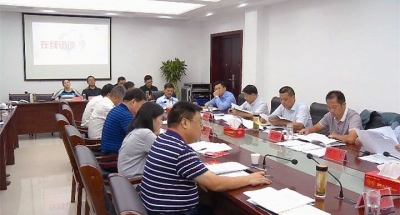 詹才红主持召开政府常务会和县政府中心学习组 县政府党组会