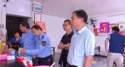县食药监局规范早餐店食品经营行为
