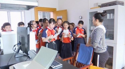县第四完全小学开展社会实践活动