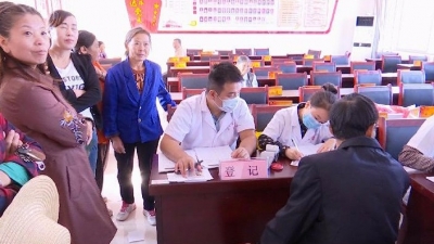 县卫计局启动为期一个月的扶贫义诊活动