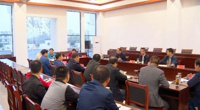 詹才红主持召开城南现代服务区还建房建设督办会