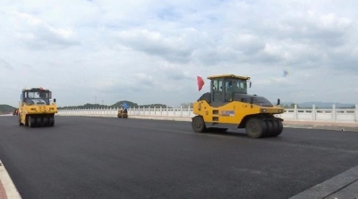 京九大桥刷黑通车