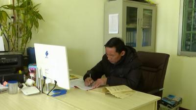 胡爱国：心系幼教事业 履行代表职责