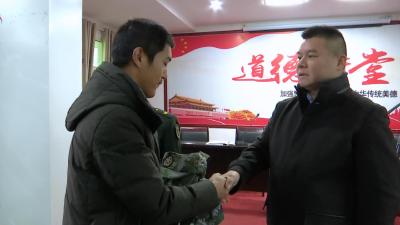 阙良胜：热心公益 回报家乡