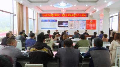 县交警大队文明交通进驾校 