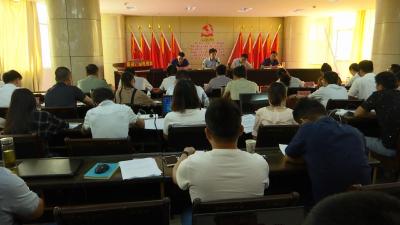 建好政务服务“一张网” 群众办事不出门
