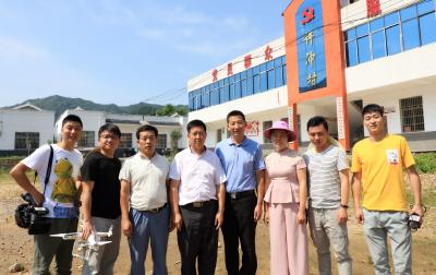 “壮丽70年 奋斗新时代——深度贫困村调研行”青石镇许冲村蹲点日记 	