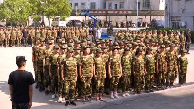 李时珍职校：军训一阵子 受益一辈子