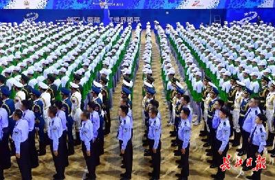 30个国家182名运动员，将参加军味十足的军事五项比赛