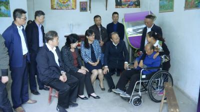 中国残联理事长周长奎来我县调研残疾人脱贫攻坚工作