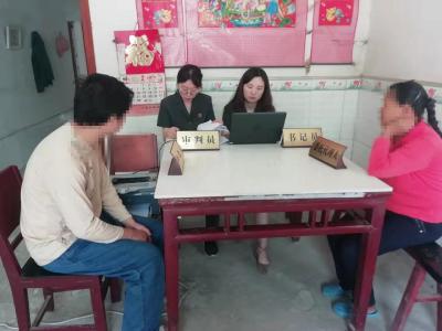 巡回审判：进了贫困户家门  暖了群众心坎