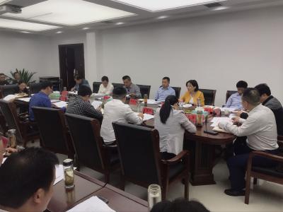 詹才红主持召开十七届县政府常务会议第49次会议 