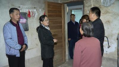 赵少莲在彭思镇管窑镇宣讲十九届四中全会精神 调研精准扶贫工作