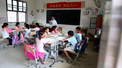 毕传高：用理想信念浇灌未来之花