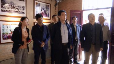 国开证券股份有限公司总裁郑文杰率团来我县调研