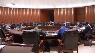 赵少莲主持召开县委常委对照党章党规和先进典型找差距专题会