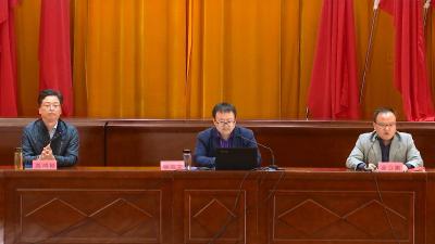 县领导为县委党校学员作意识形态专题讲座