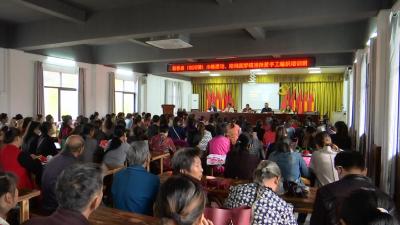 刘河镇在扶贫一线检验主题教育成效