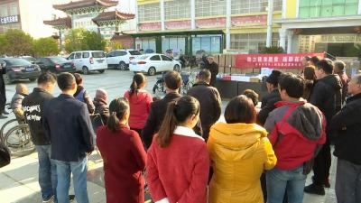 县残联向全县贫困残疾人发放辅助器具